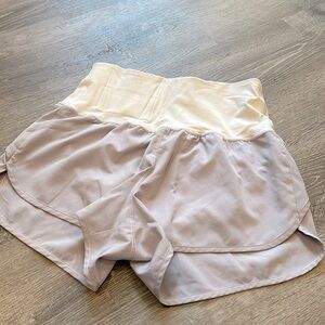 Women’s M conceal carry athletic shorts